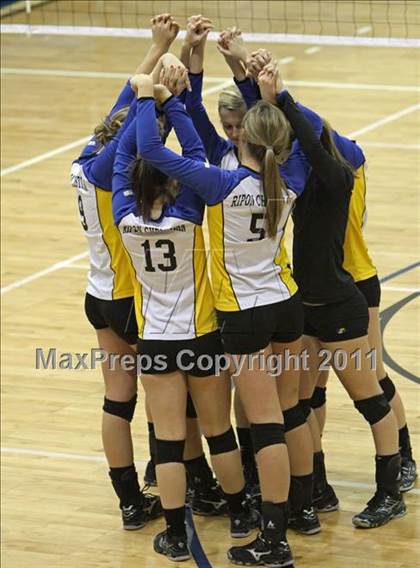 Thumbnail 3 in Ripon Christian vs Bradshaw Christian (CIF SJS D5 Final) photogallery.