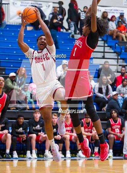 Thumbnail 1 in Gaston Christian vs. South Mecklenburg (Phenom Lakesgiving) photogallery.