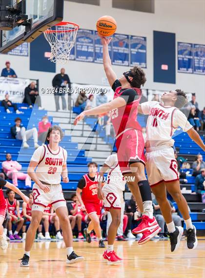 Thumbnail 3 in Gaston Christian vs. South Mecklenburg (Phenom Lakesgiving) photogallery.
