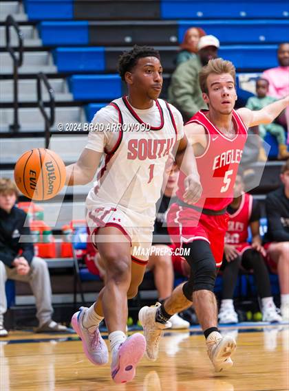 Thumbnail 3 in Gaston Christian vs. South Mecklenburg (Phenom Lakesgiving) photogallery.
