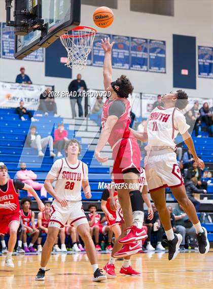 Thumbnail 1 in Gaston Christian vs. South Mecklenburg (Phenom Lakesgiving) photogallery.