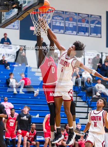 Thumbnail 3 in Gaston Christian vs. South Mecklenburg (Phenom Lakesgiving) photogallery.