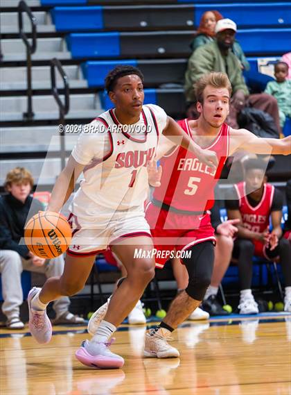 Thumbnail 1 in Gaston Christian vs. South Mecklenburg (Phenom Lakesgiving) photogallery.