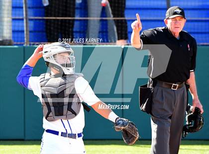 Thumbnail 2 in Spring Valley vs Bishop Gorman photogallery.