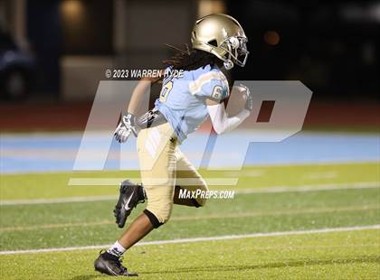 Thumbnail 2 in Monterey Trail @ Burbank photogallery.