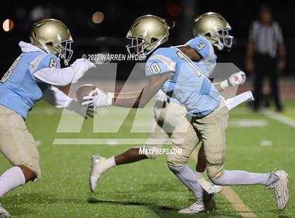 Thumbnail 1 in Monterey Trail @ Burbank photogallery.