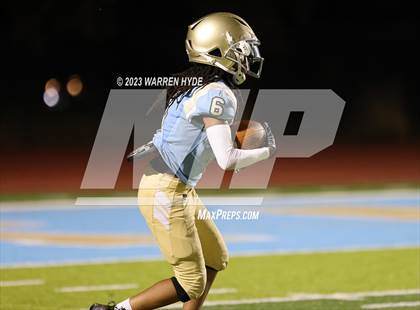 Thumbnail 1 in Monterey Trail @ Burbank photogallery.
