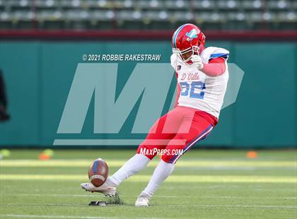 Thumbnail 3 in Southlake Carroll vs. Duncanville (UIL 6A Division 1 Semifinals) photogallery.