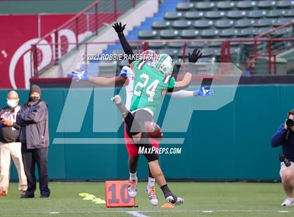 Thumbnail 1 in Southlake Carroll vs. Duncanville (UIL 6A Division 1 Semifinals) photogallery.
