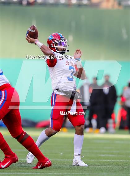 Thumbnail 2 in Southlake Carroll vs. Duncanville (UIL 6A Division 1 Semifinals) photogallery.