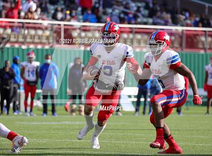 Thumbnail 3 in Southlake Carroll vs. Duncanville (UIL 6A Division 1 Semifinals) photogallery.