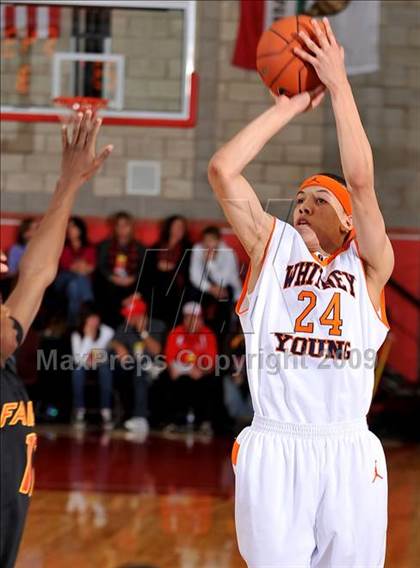 Thumbnail 2 in Young vs. Fairfax (Nike Extravaganza) photogallery.