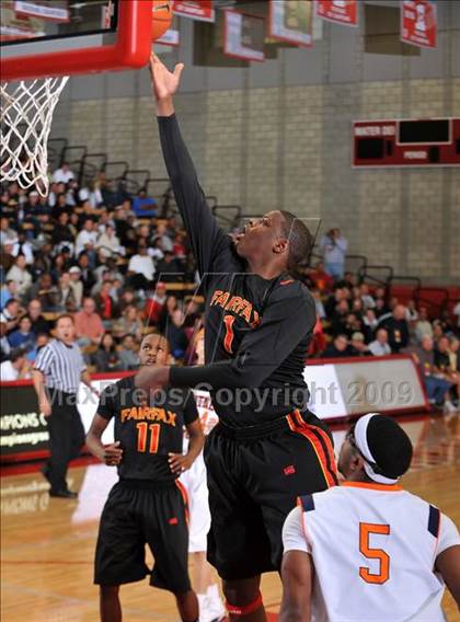 Thumbnail 2 in Young vs. Fairfax (Nike Extravaganza) photogallery.
