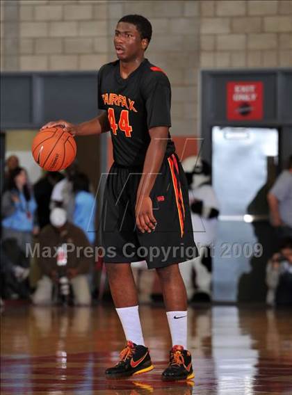 Thumbnail 2 in Young vs. Fairfax (Nike Extravaganza) photogallery.