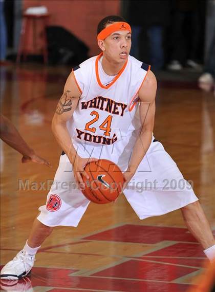 Thumbnail 2 in Young vs. Fairfax (Nike Extravaganza) photogallery.