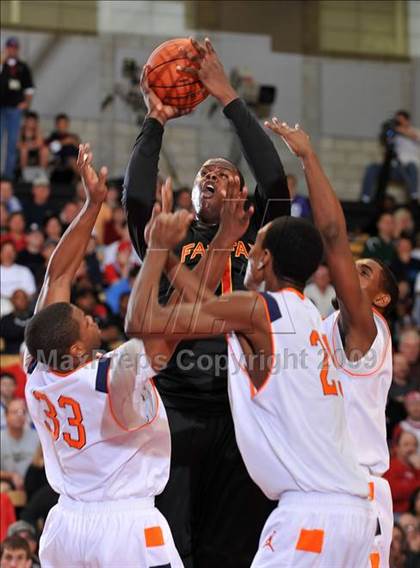 Thumbnail 2 in Young vs. Fairfax (Nike Extravaganza) photogallery.