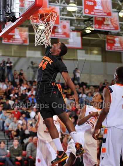 Thumbnail 3 in Young vs. Fairfax (Nike Extravaganza) photogallery.