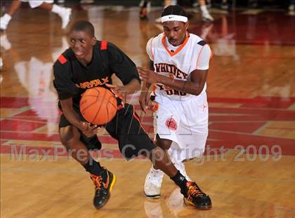 Thumbnail 2 in Young vs. Fairfax (Nike Extravaganza) photogallery.