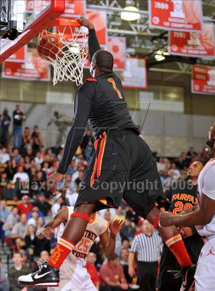Thumbnail 1 in Young vs. Fairfax (Nike Extravaganza) photogallery.