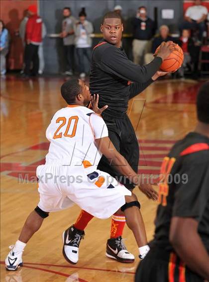 Thumbnail 3 in Young vs. Fairfax (Nike Extravaganza) photogallery.