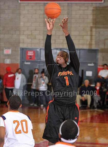 Thumbnail 1 in Young vs. Fairfax (Nike Extravaganza) photogallery.