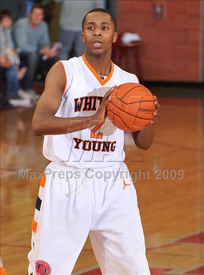 Thumbnail 2 in Young vs. Fairfax (Nike Extravaganza) photogallery.