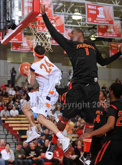 Thumbnail 1 in Young vs. Fairfax (Nike Extravaganza) photogallery.