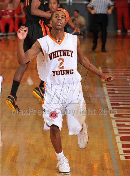 Thumbnail 1 in Young vs. Fairfax (Nike Extravaganza) photogallery.