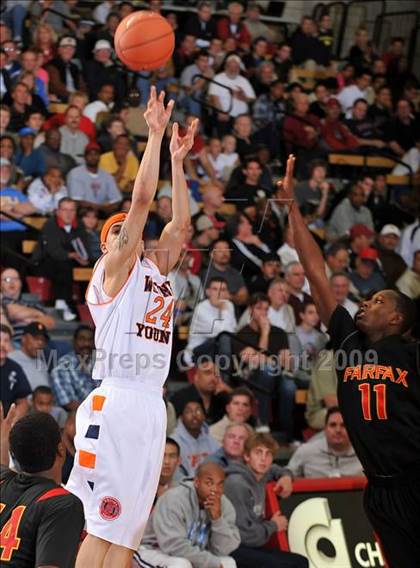 Thumbnail 1 in Young vs. Fairfax (Nike Extravaganza) photogallery.