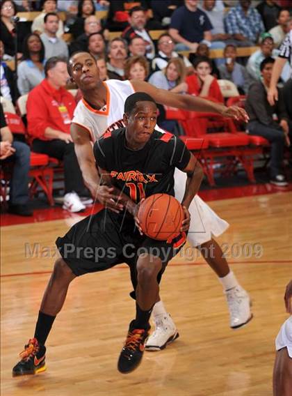 Thumbnail 1 in Young vs. Fairfax (Nike Extravaganza) photogallery.