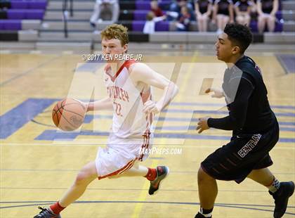 Thumbnail 3 in Greensburg Central Catholic vs. Sewickley Academy (PIAA Class 2A Quarterfinal) photogallery.