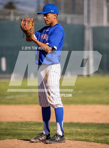 Thumbnail 1 in Los Altos vs Serrano photogallery.