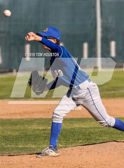 Thumbnail 2 in Los Altos vs Serrano photogallery.