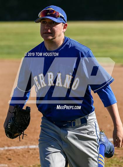 Thumbnail 1 in Los Altos vs Serrano photogallery.