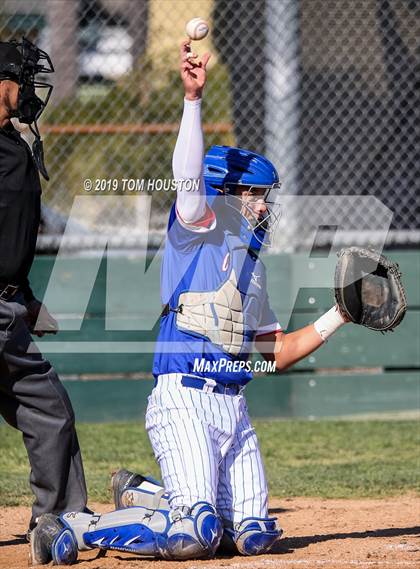 Thumbnail 1 in Los Altos vs Serrano photogallery.