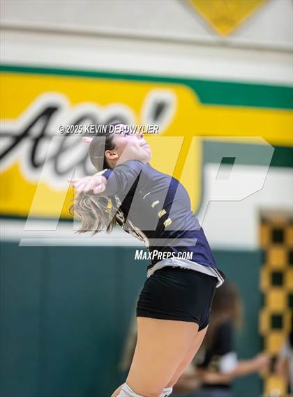 Thumbnail 3 in Calabasas @ Moorpark photogallery.