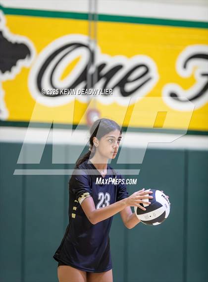 Thumbnail 2 in Calabasas @ Moorpark photogallery.