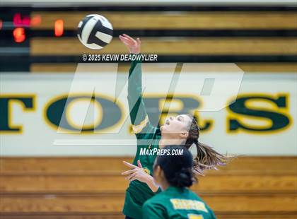 Thumbnail 3 in Calabasas @ Moorpark photogallery.