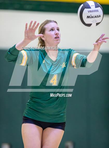 Thumbnail 2 in Calabasas @ Moorpark photogallery.