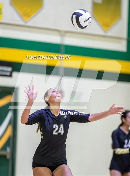 Thumbnail 2 in Calabasas @ Moorpark photogallery.