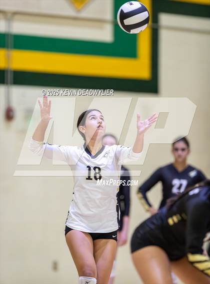 Thumbnail 2 in Calabasas @ Moorpark photogallery.