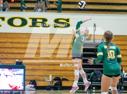 Thumbnail 1 in Calabasas @ Moorpark photogallery.