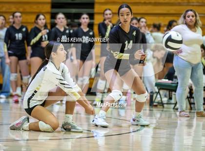 Thumbnail 1 in Calabasas @ Moorpark photogallery.