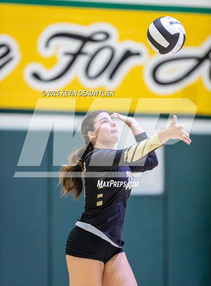 Thumbnail 3 in Calabasas @ Moorpark photogallery.