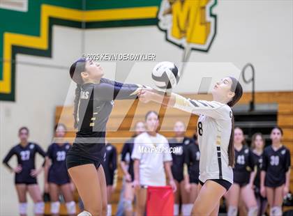 Thumbnail 3 in Calabasas @ Moorpark photogallery.