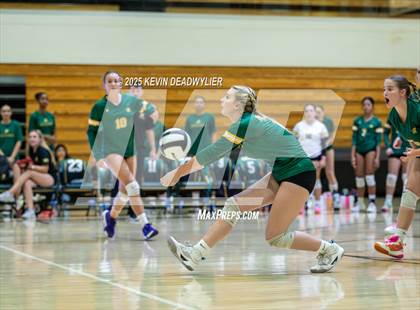 Thumbnail 2 in Calabasas @ Moorpark photogallery.
