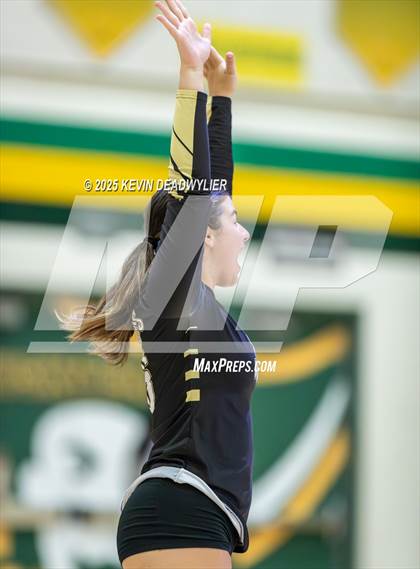 Thumbnail 2 in Calabasas @ Moorpark photogallery.