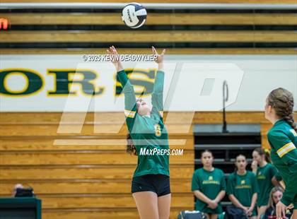 Thumbnail 2 in Calabasas @ Moorpark photogallery.