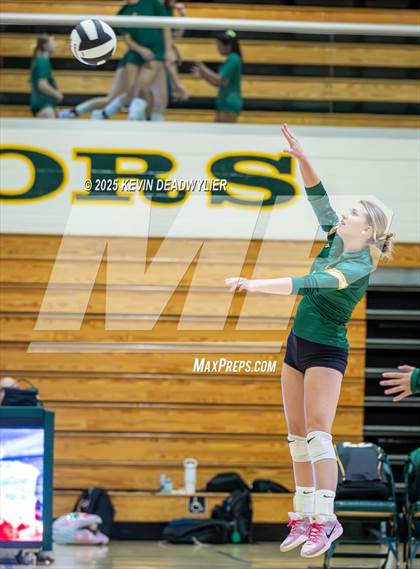 Thumbnail 3 in Calabasas @ Moorpark photogallery.