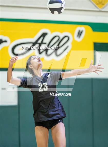 Thumbnail 1 in Calabasas @ Moorpark photogallery.